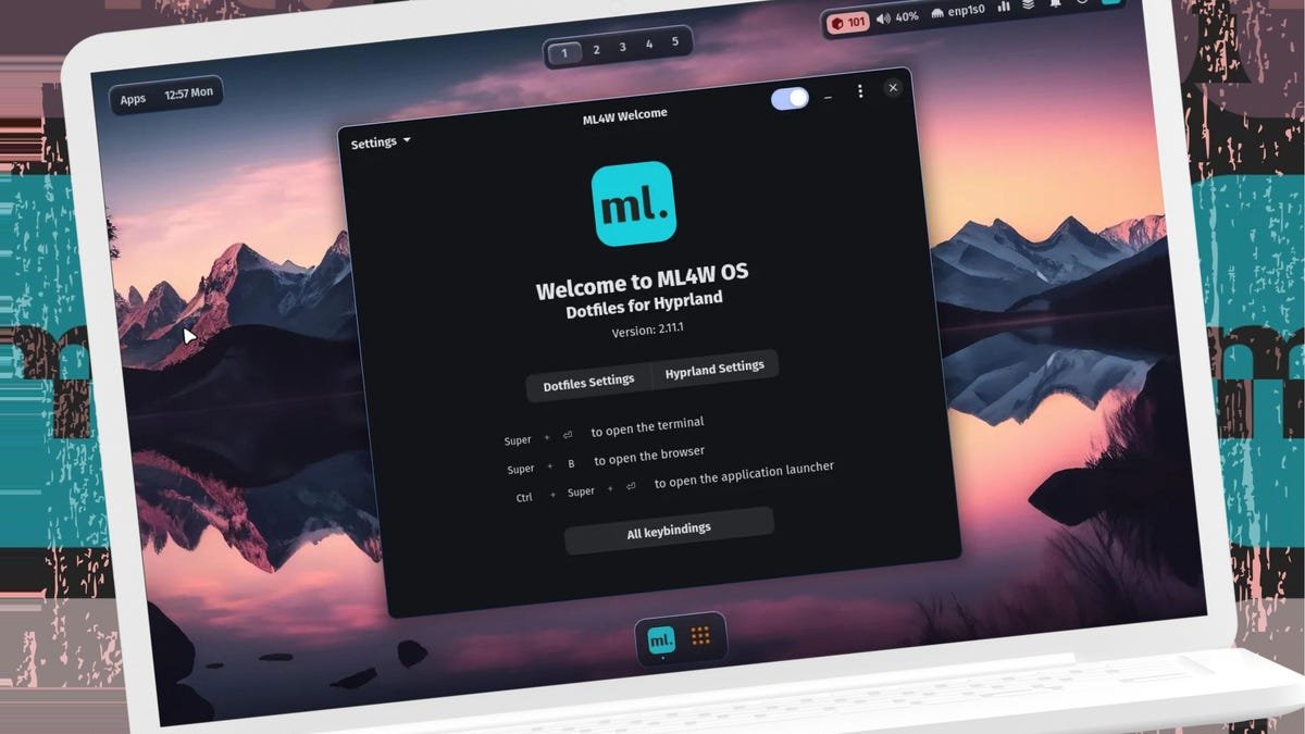 I tried a highly-customized Hyprland desktop that's meant for Linux pros - and didn't hate it
