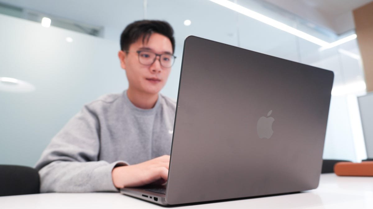 Should you upgrade to M5 MacBook Pro from the M1? Short answer: It's probably time