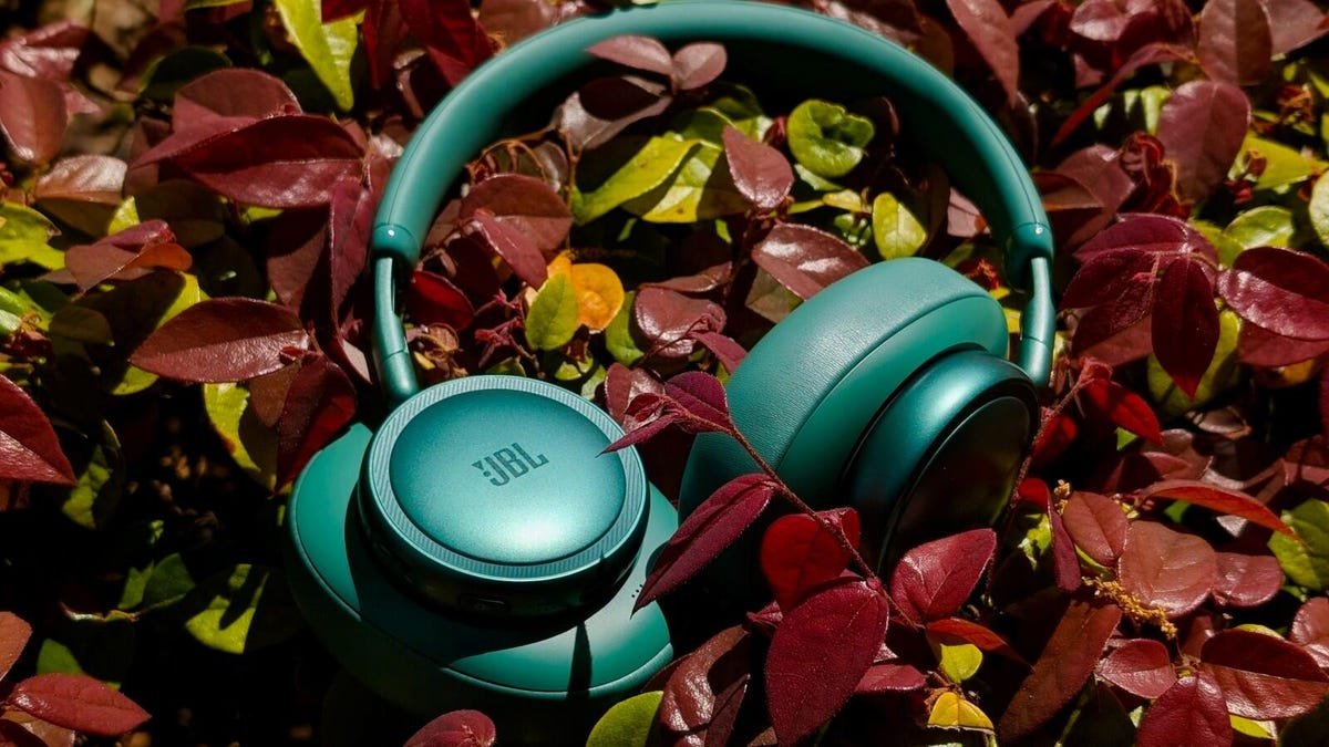 After using these JBL headphones, I'm wondering if we're all too distracted by Sony and Bose