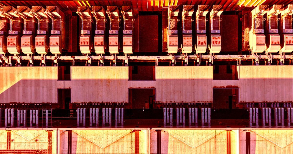 Trump's Huge AI Data Center Project Is Falling Apart Behind the Scenes