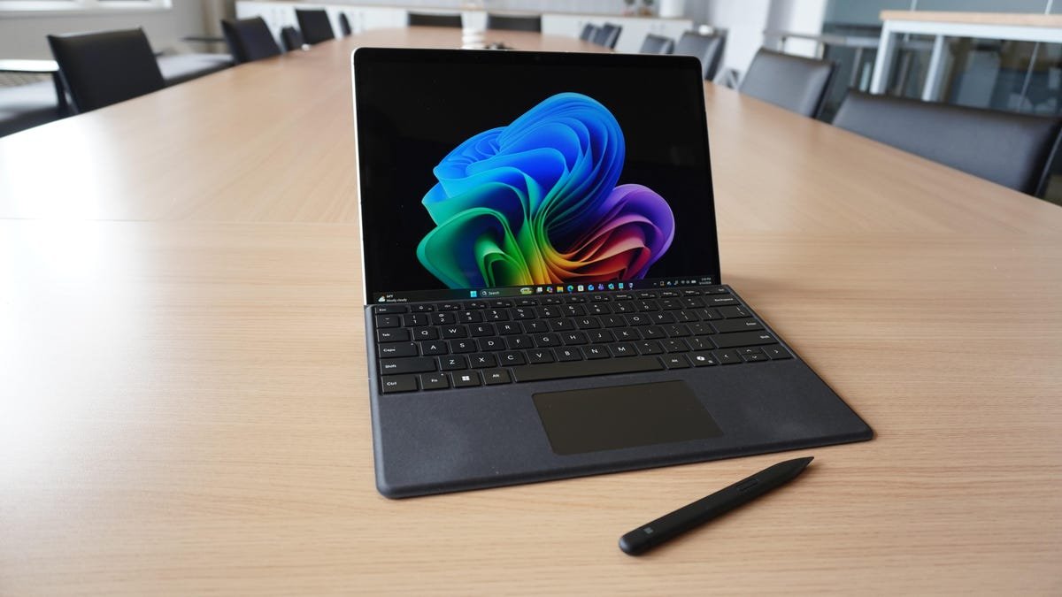 I tested the Surface Pro's new privacy filter, and it's Microsoft's best business feature yet