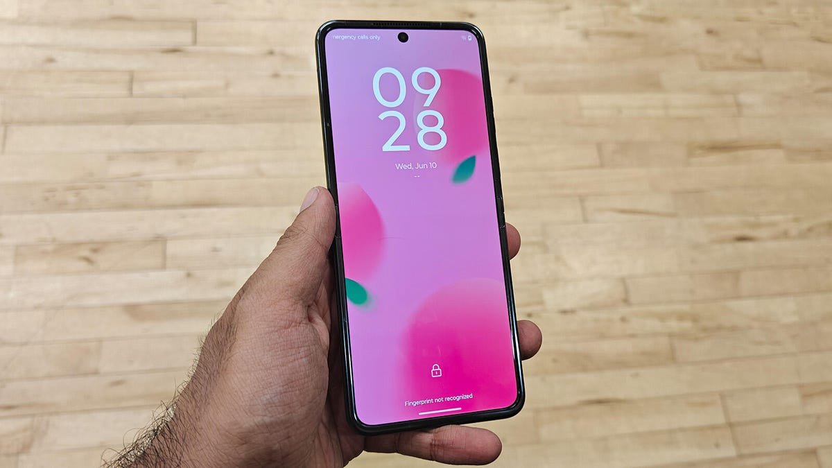 After a month with a foldable phone, I can't justify buying an 'Ultra' model anymore