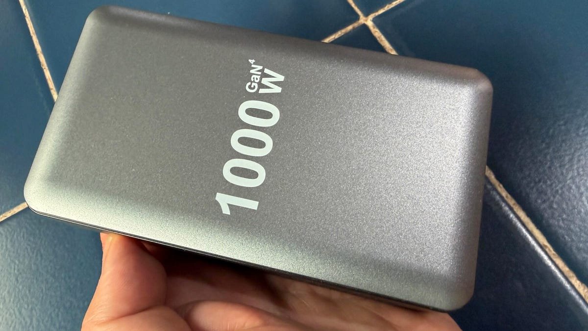 I cracked open a '1,000W' portable charger after it failed me in minutes - the cause was clear (and gooey)