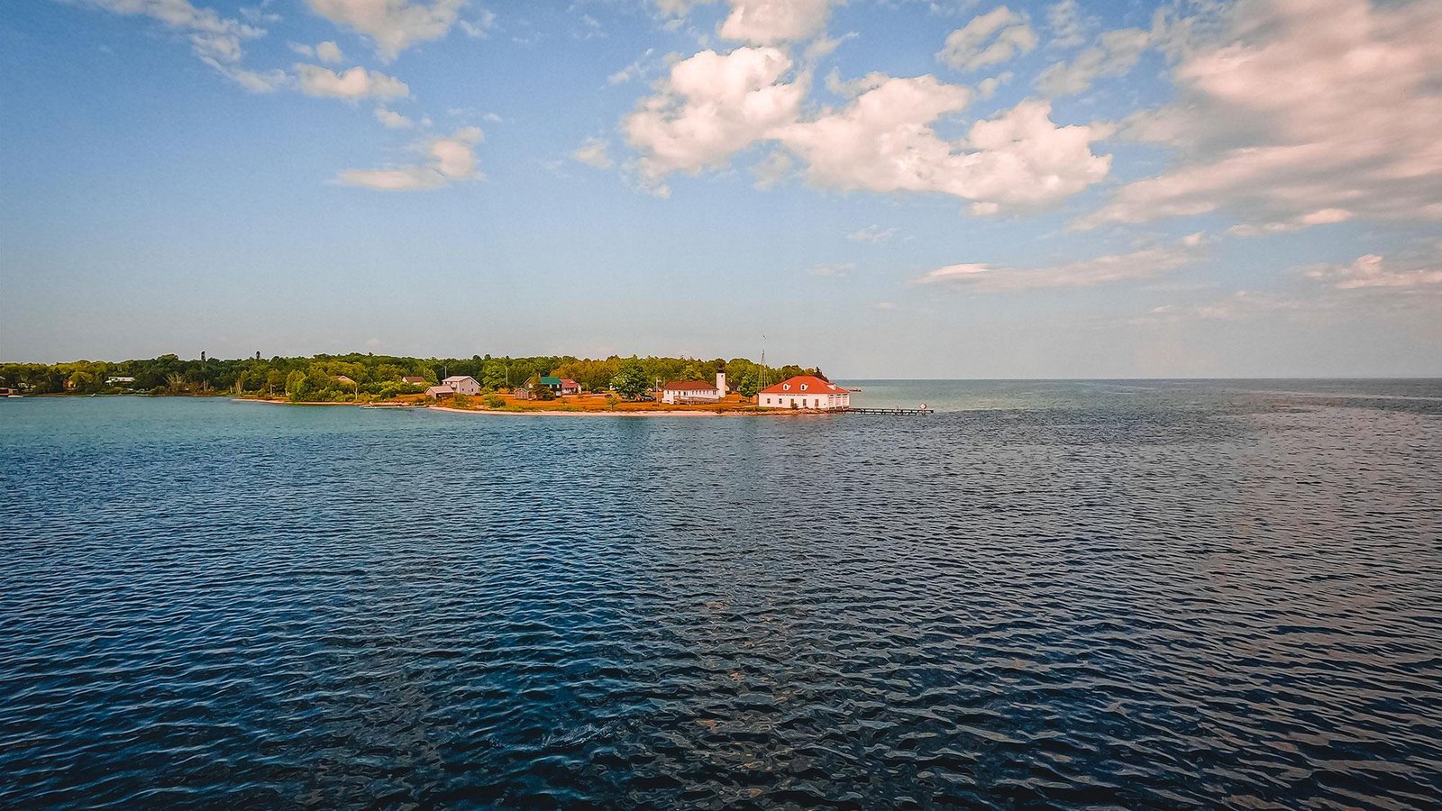 This island in the Great Lakes wants to tap waves for energy