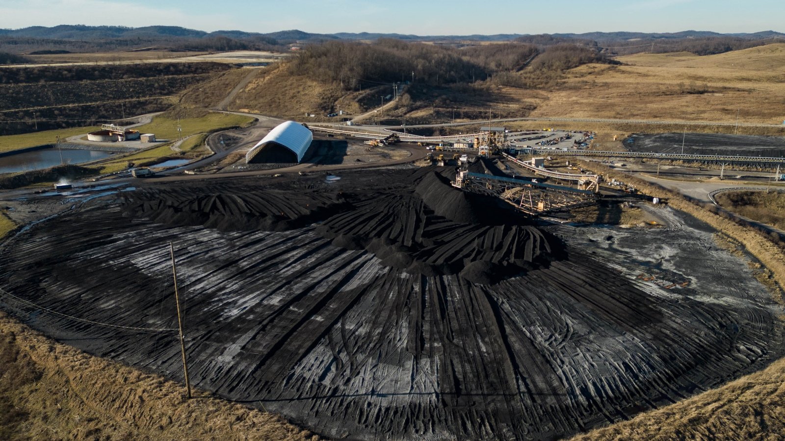 Trump uses wartime powers to dole out $700 million to ‘clean, beautiful’ coal