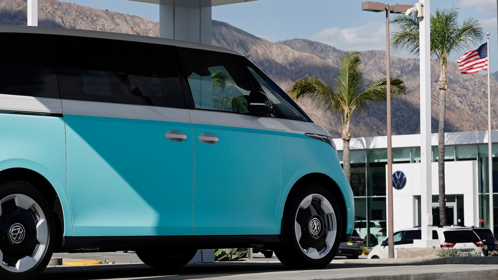 Your gas car works fine. Consider an EV anyway, scientists say.
