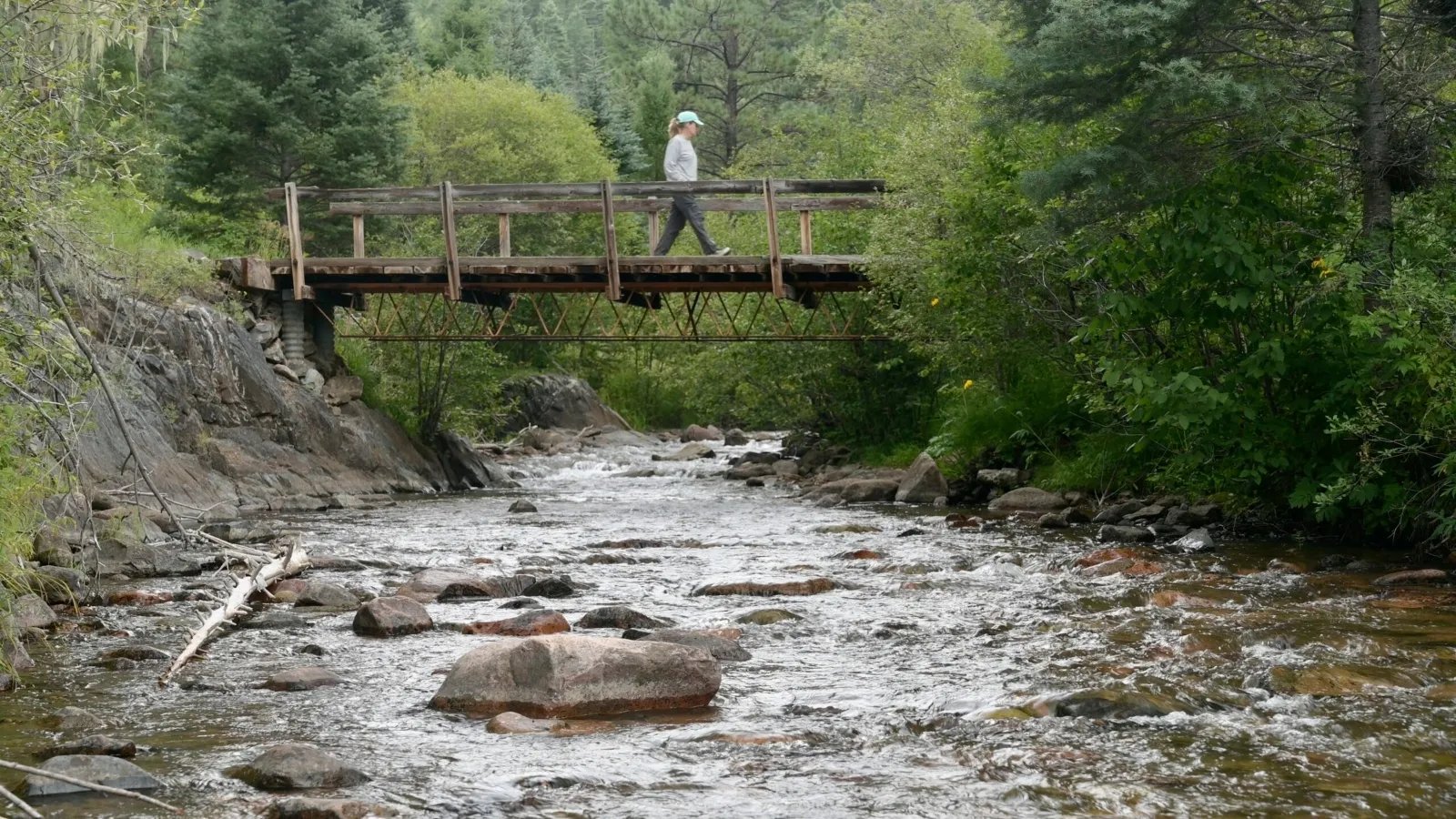 In New Mexico, a river runs through 'the middle of a hellscape’