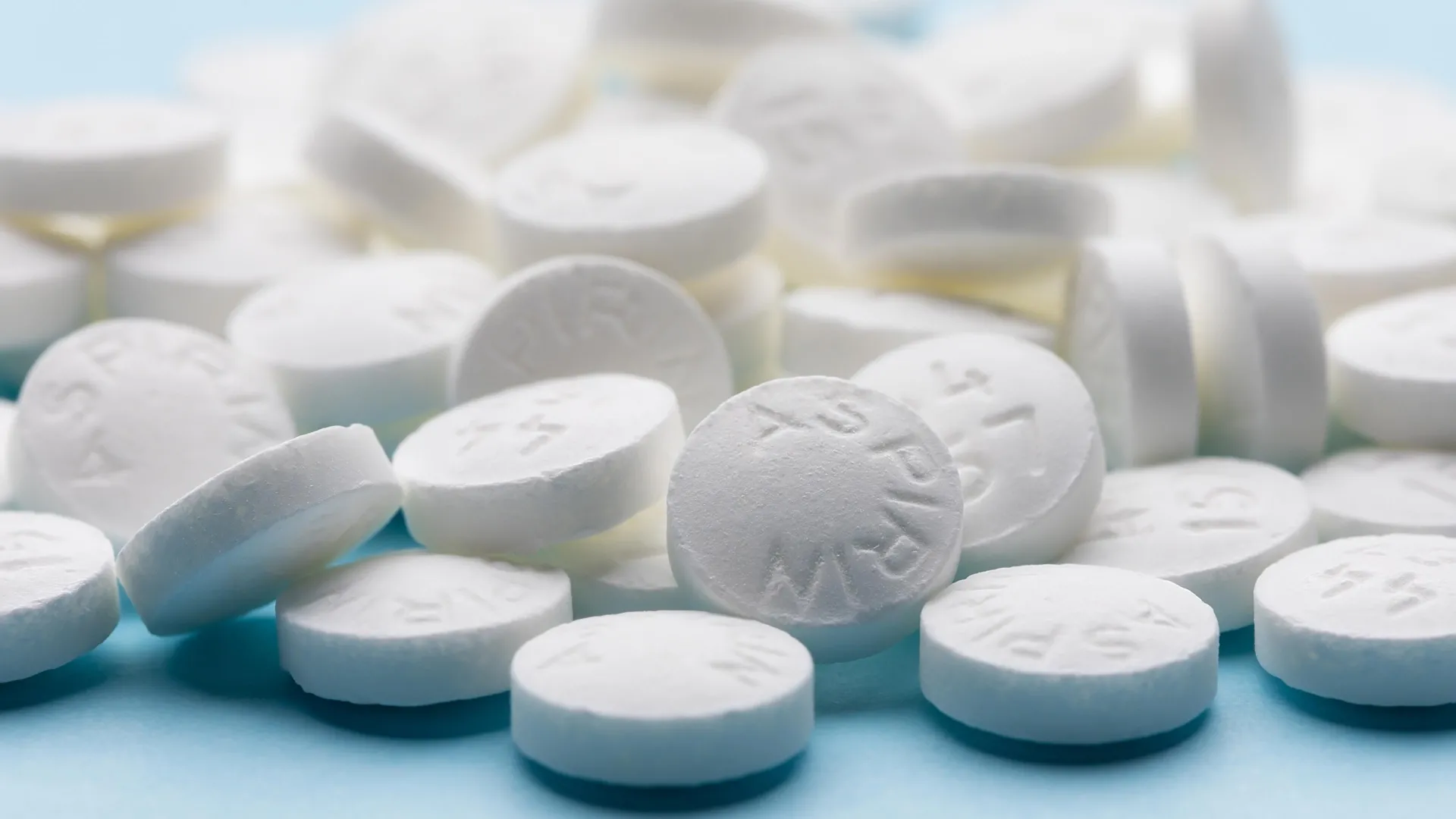 Low-dose aspirin linked to 70% lower dementia risk, but there's a catch